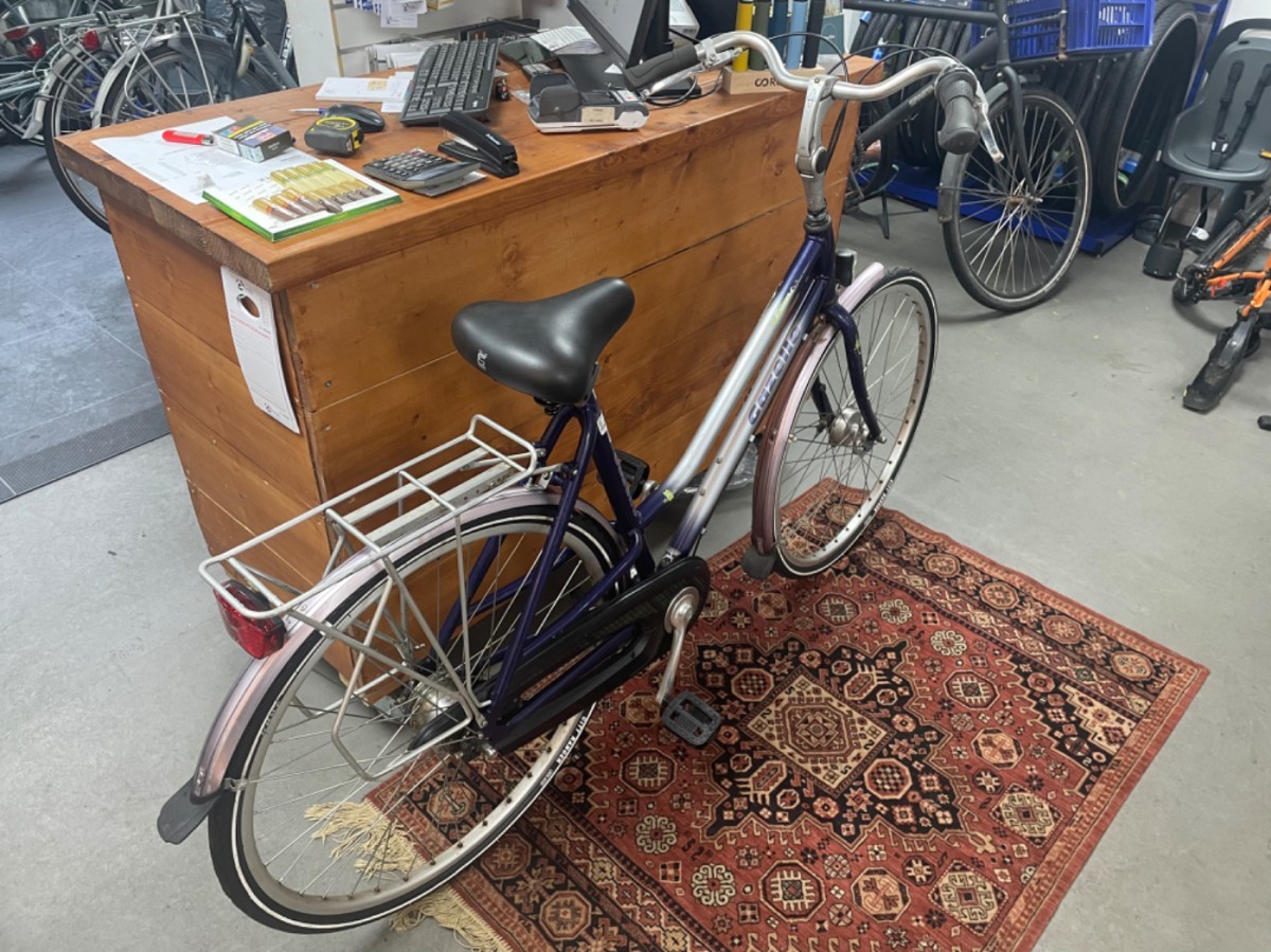 Gazelle 702, paars