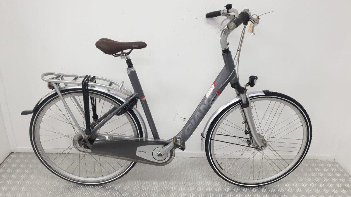 Giant Cosmo CS 2 | Gebruikt | 3 maanden garantie | 28 in, grey/metal