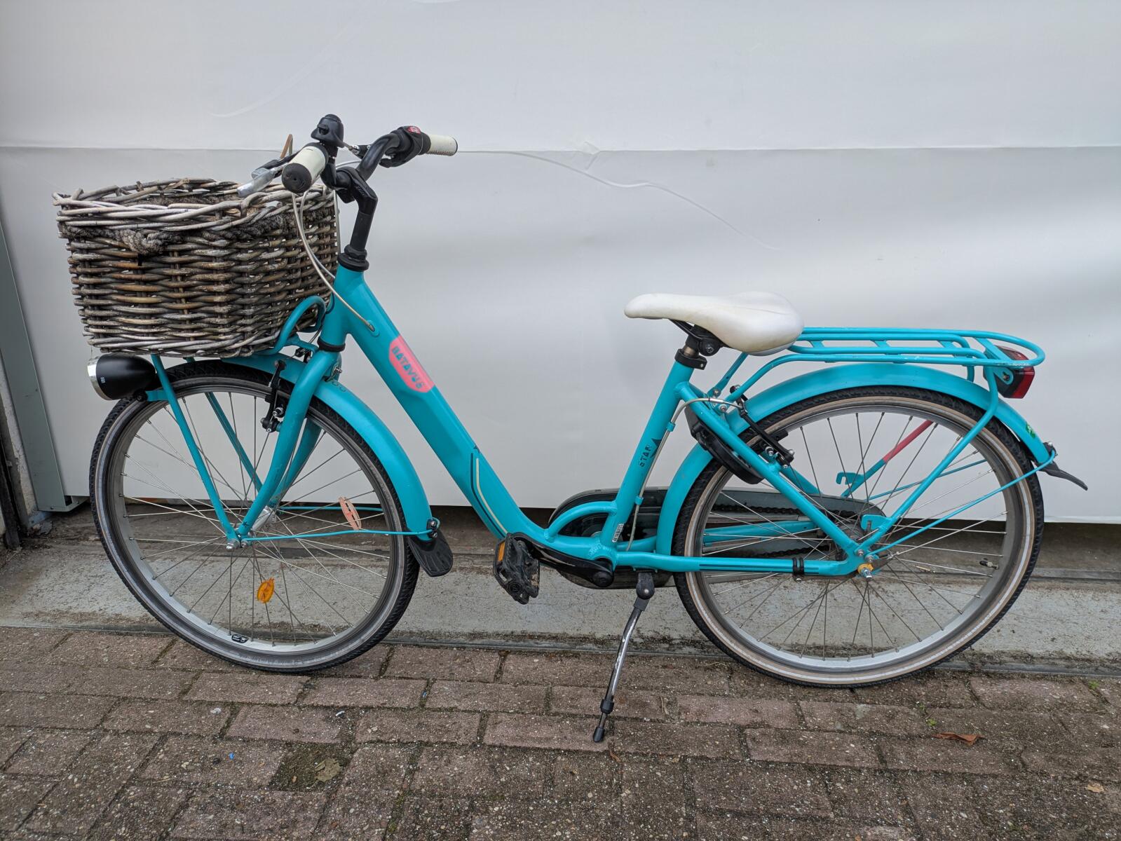 24 inch Batavus Star met 3 versnellingen en een voordrager. (5)