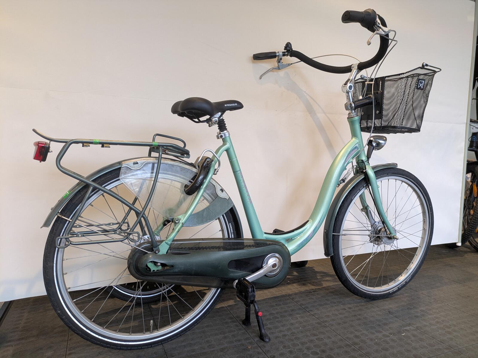 26 inch Sparta Amazone Trendy met 7 versnellingen en een mandje. (3)