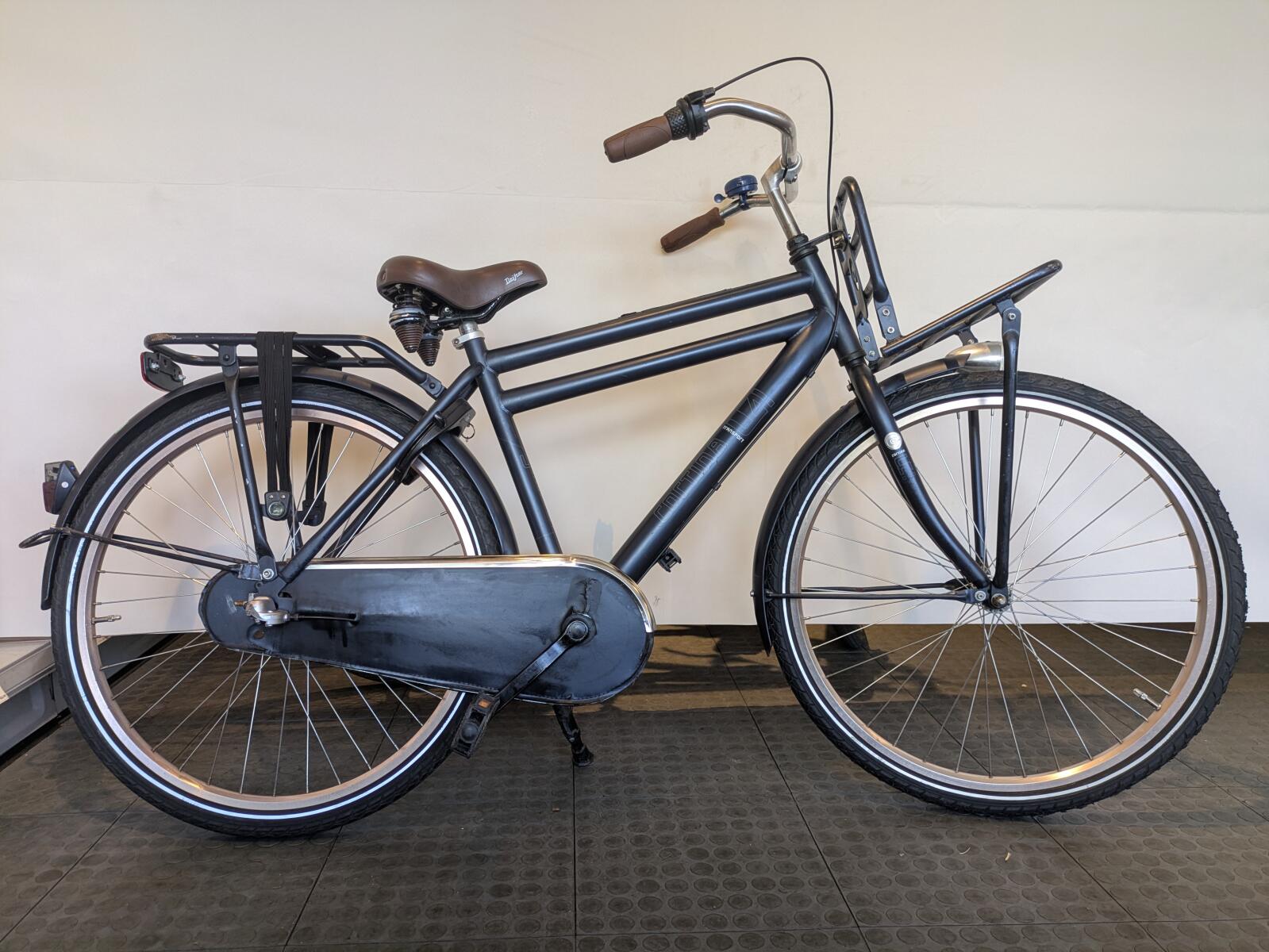 26 inch Cortina U4 Transport met 3 versnellingen en een voordrager.