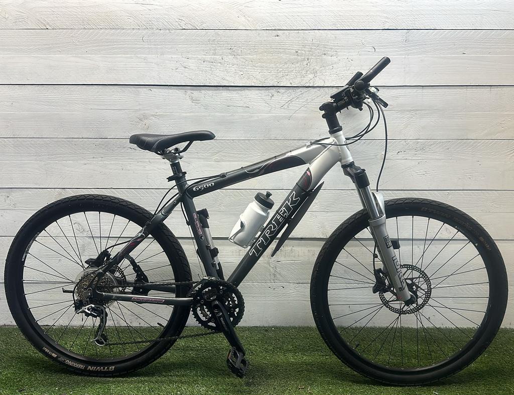 Trek city bike, white