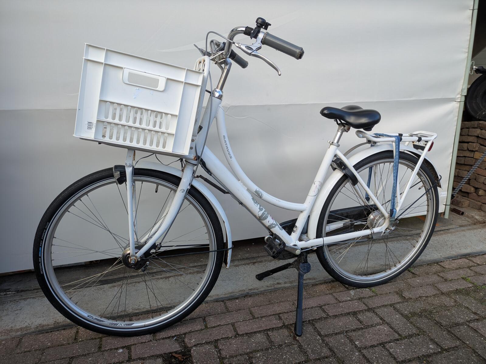 28 inch Batavus Diva met 7 versnellingen en een voordrager. (3)