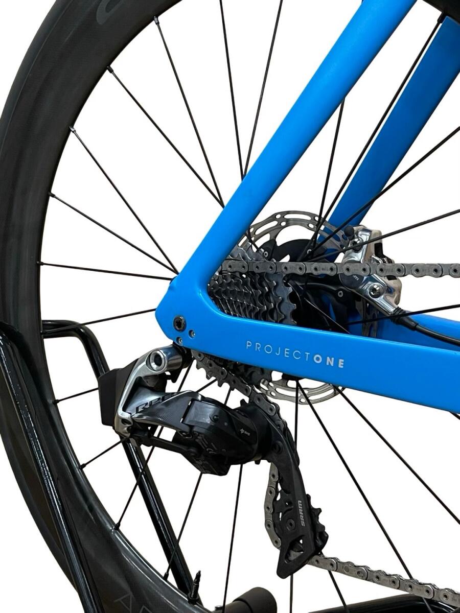 Blue Trek Madone SLR 9 Disc eTap P1 (4)