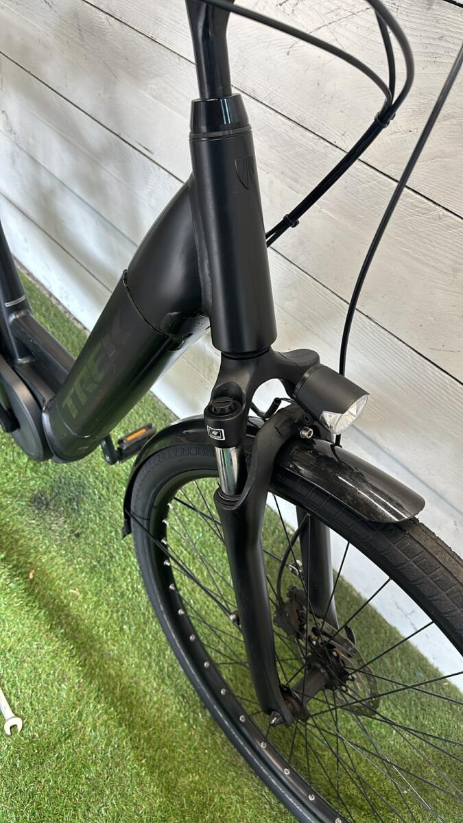 Trek electric city bike 400Wh, black (3)
