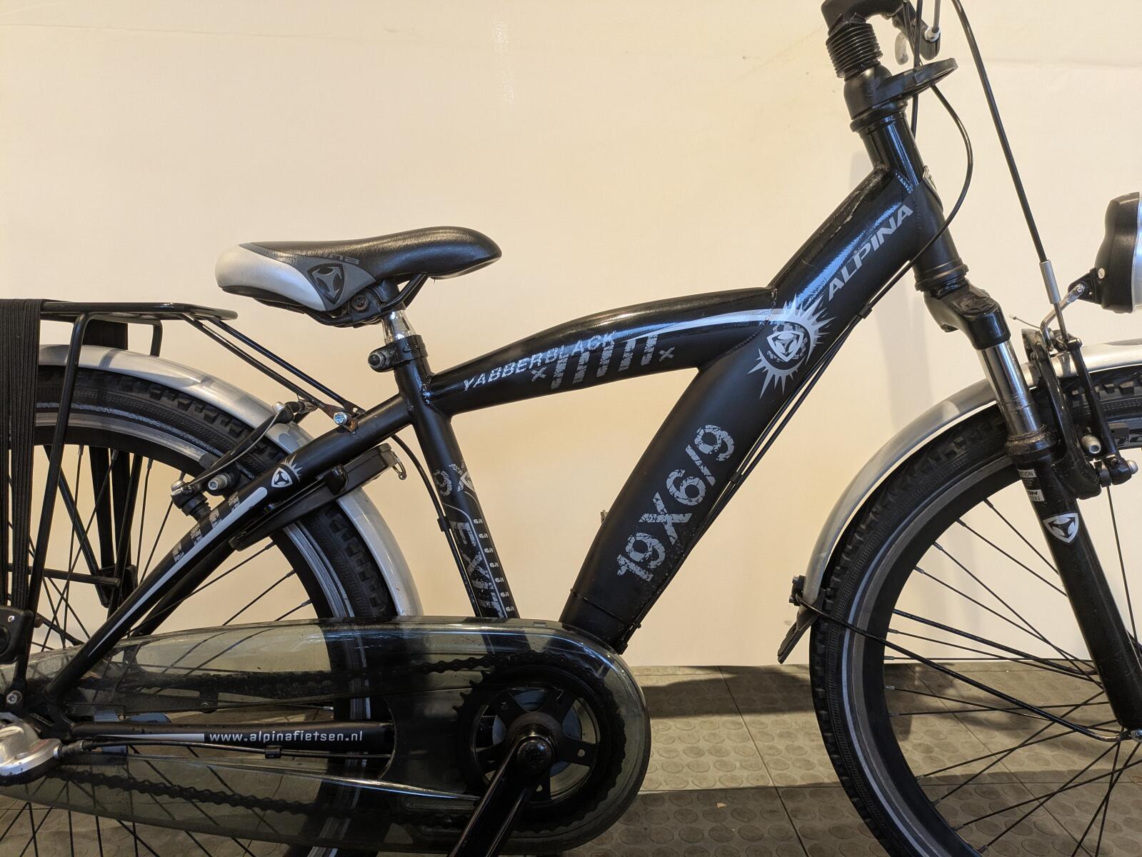 24 inch Alpina Yabber met 3 versnellingen. (5)