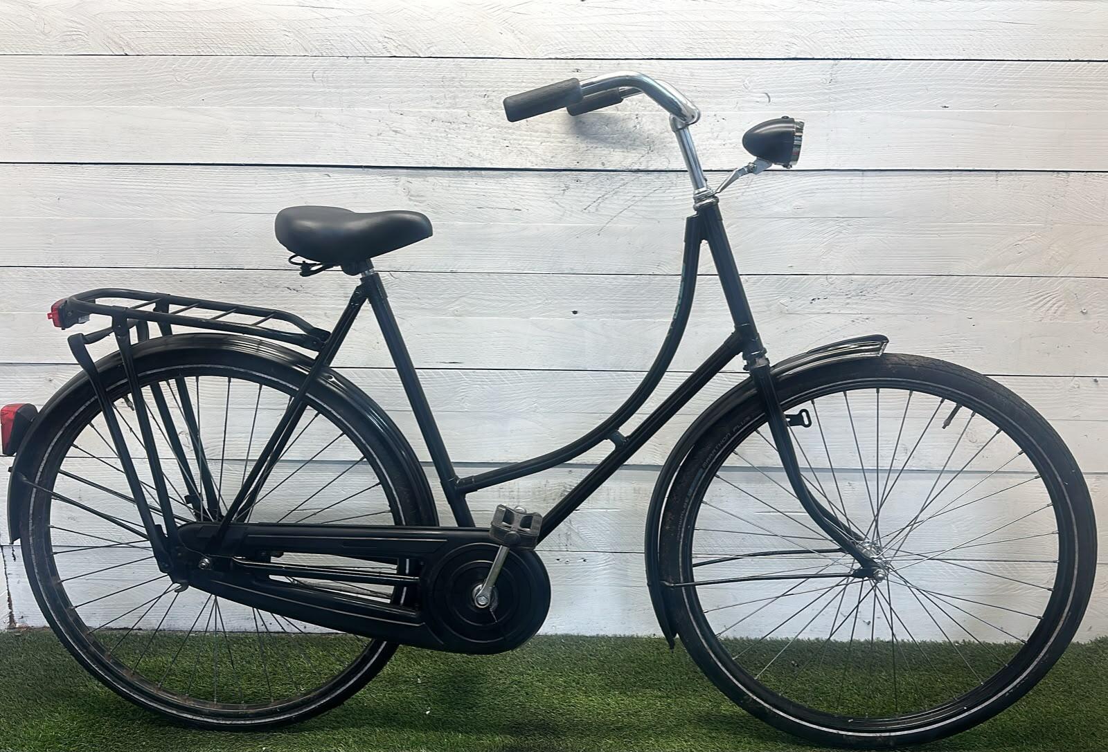 Classic dutch city bike, black