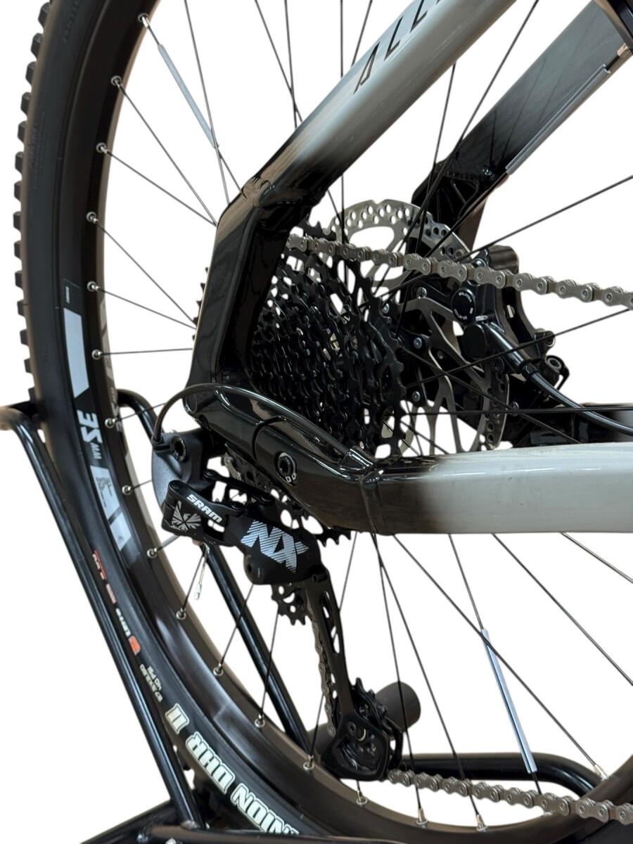 Haibike AllMtn CF 9 Carbon E-Mountainbike Sram NX 2024 (3)