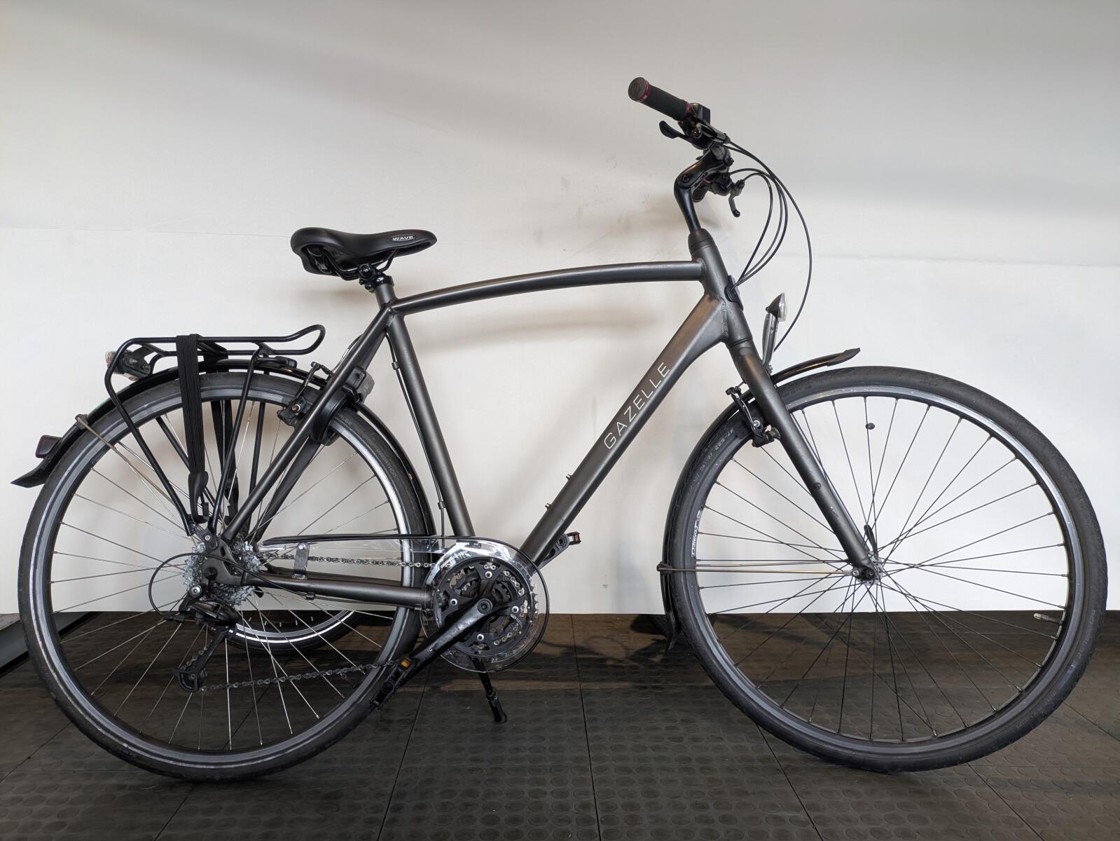 28 inch Gazelle Vento S27 met 27 versnellingen.