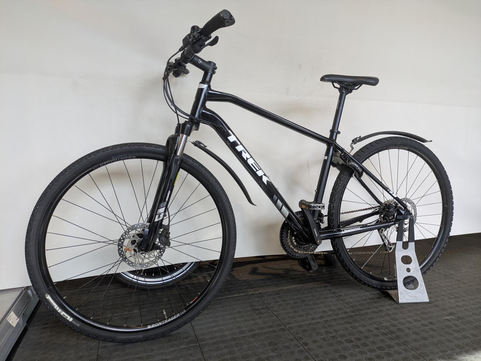 28 inch Trek Dual Sport 3 met 27 versnellingen. (3)