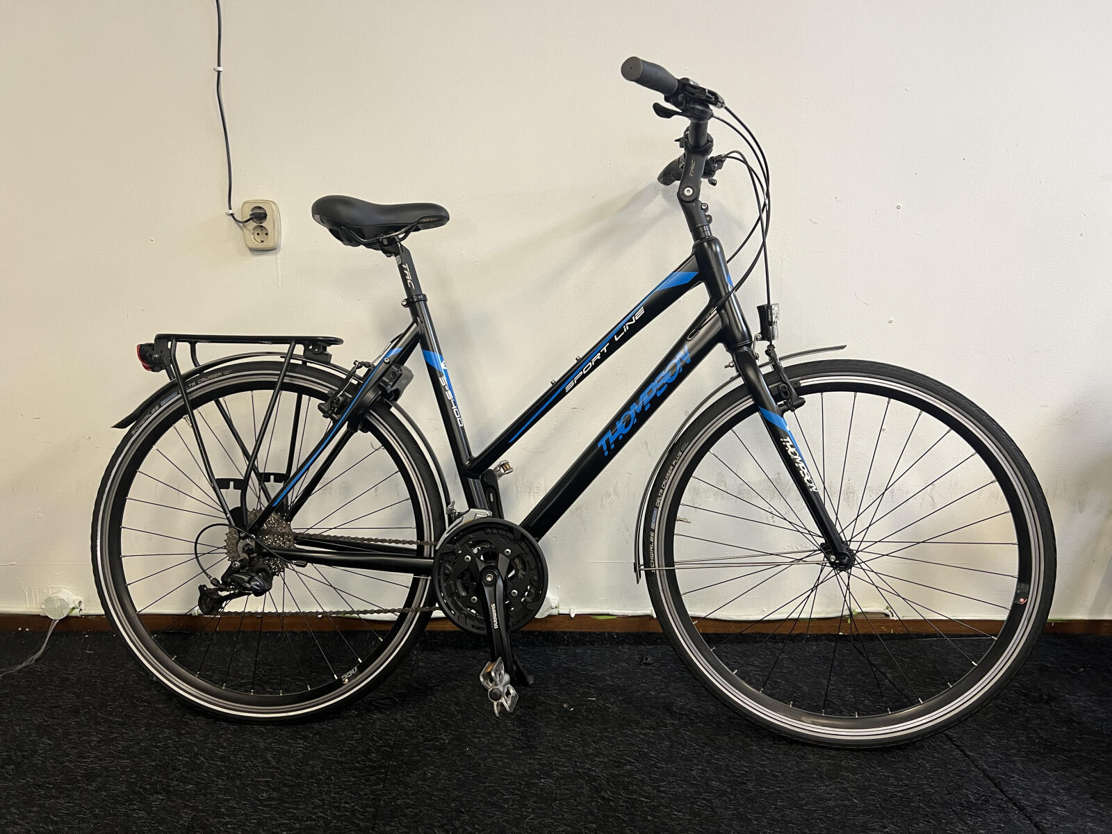 Black Thompson Sport Line S-5400