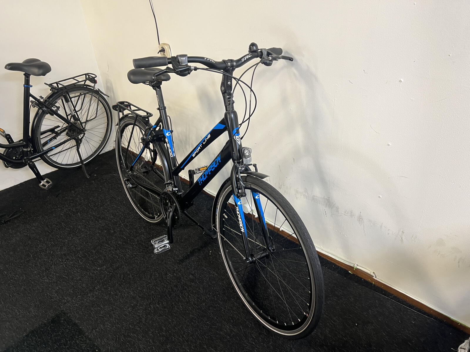 Black Thompson Sport Line S-5400 (3)