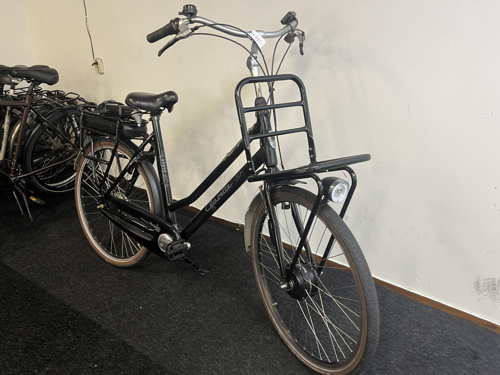 Black Gazelle Miss Grace transport e-bike (3)