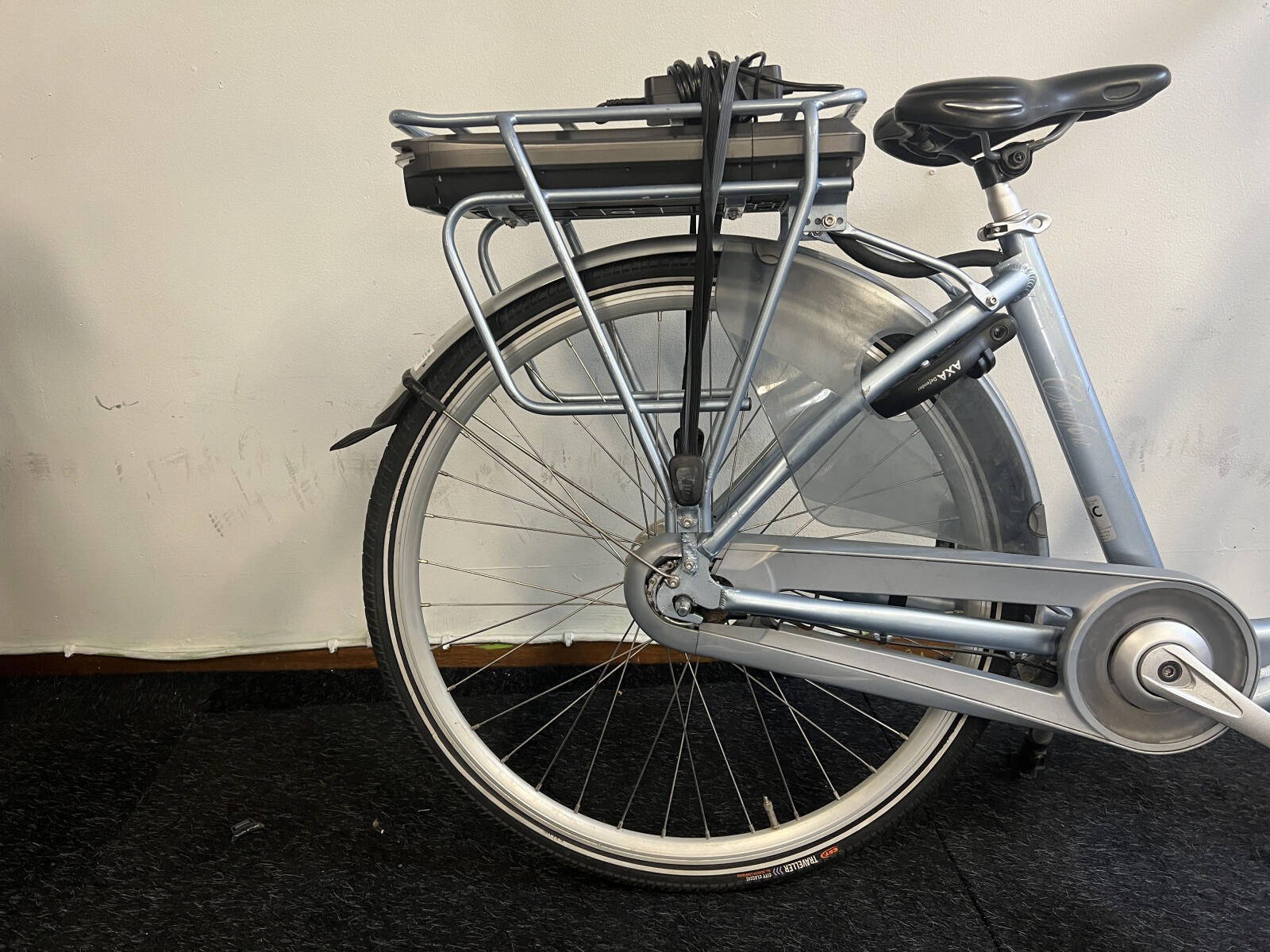 Grey Vogue city e-bike (5)