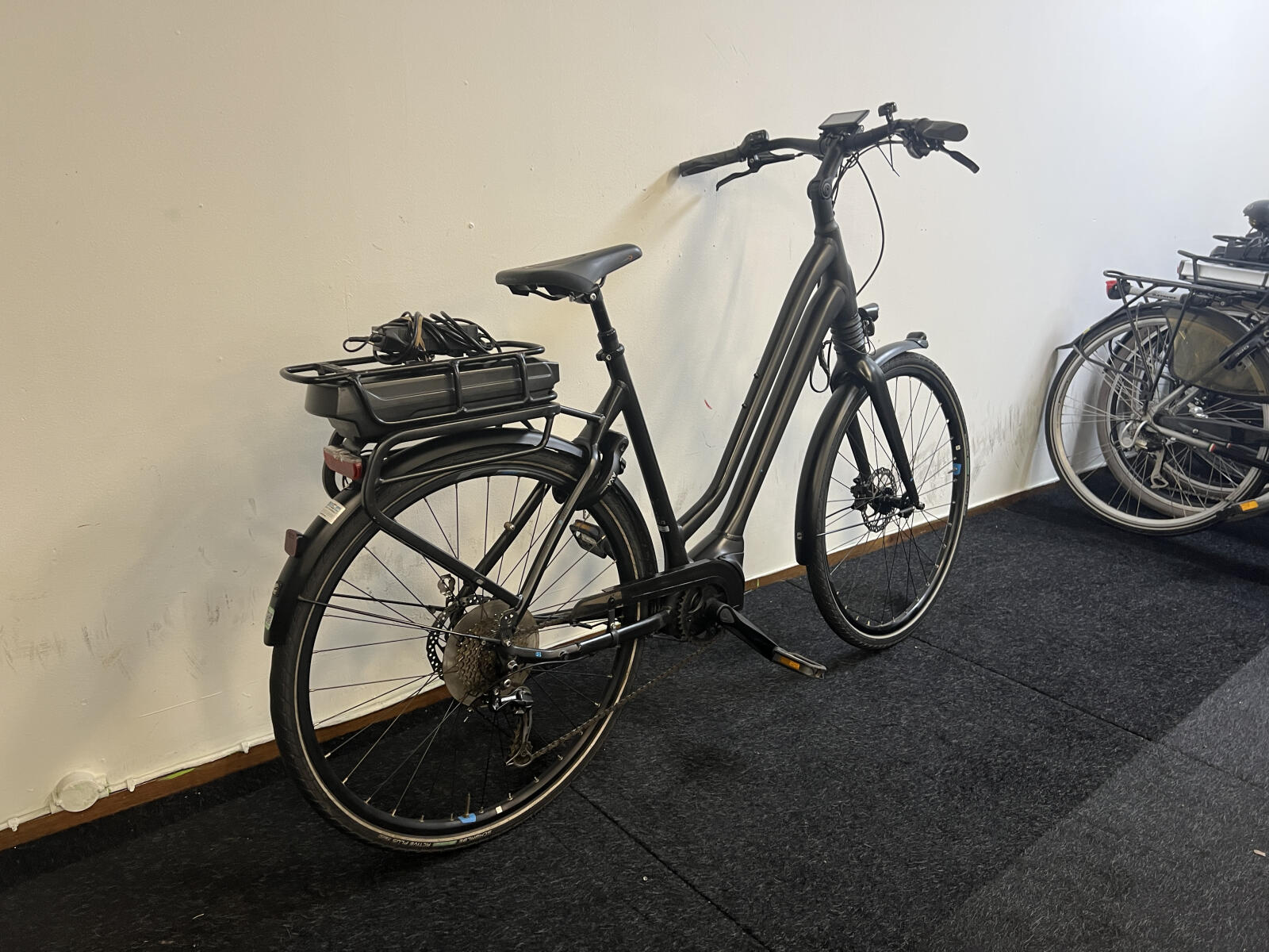 Black Giant trekking and city bike (3)