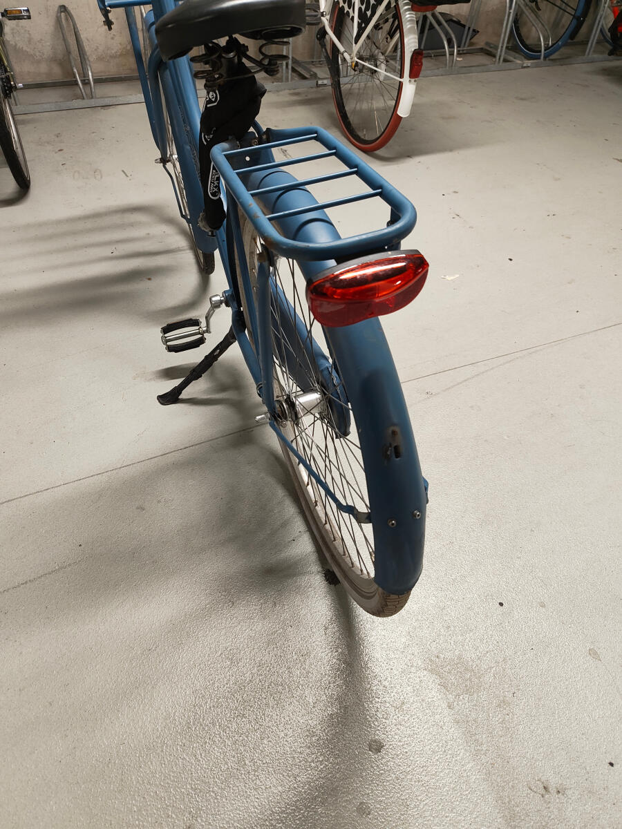 Classic dutch city bike, Comes with a chain lock, blue (3)