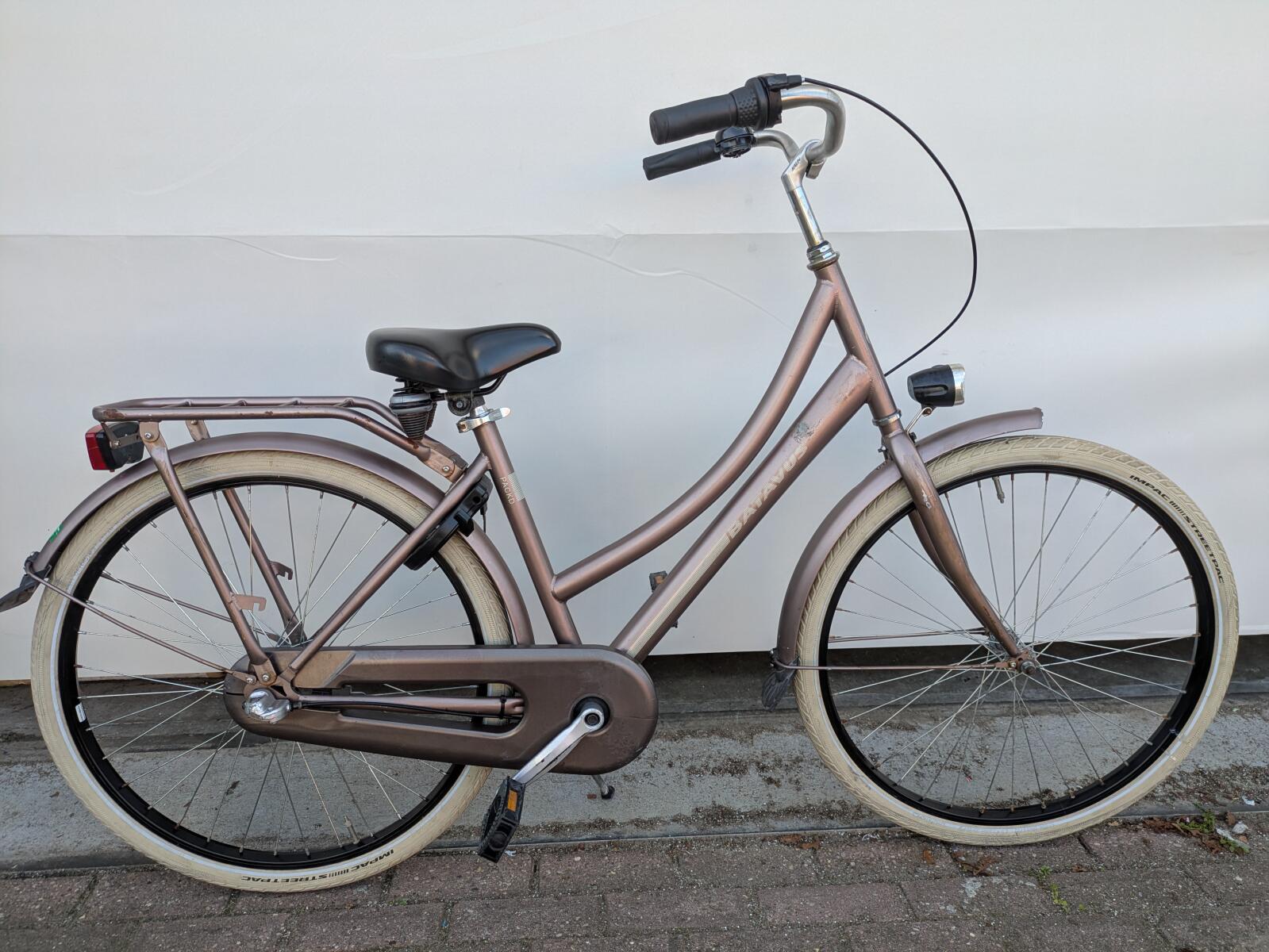 26 inch Batavus Packd met 3 versnellingen en een terugtraprem.