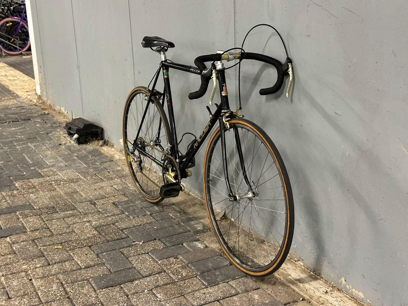 Black & Gold Vintage Raleigh Record Sprint (4)