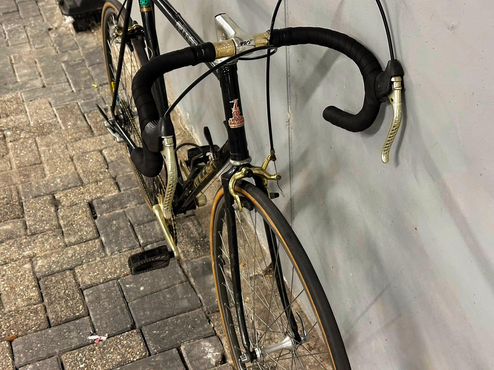 Black & Gold Vintage Raleigh Record Sprint (3)
