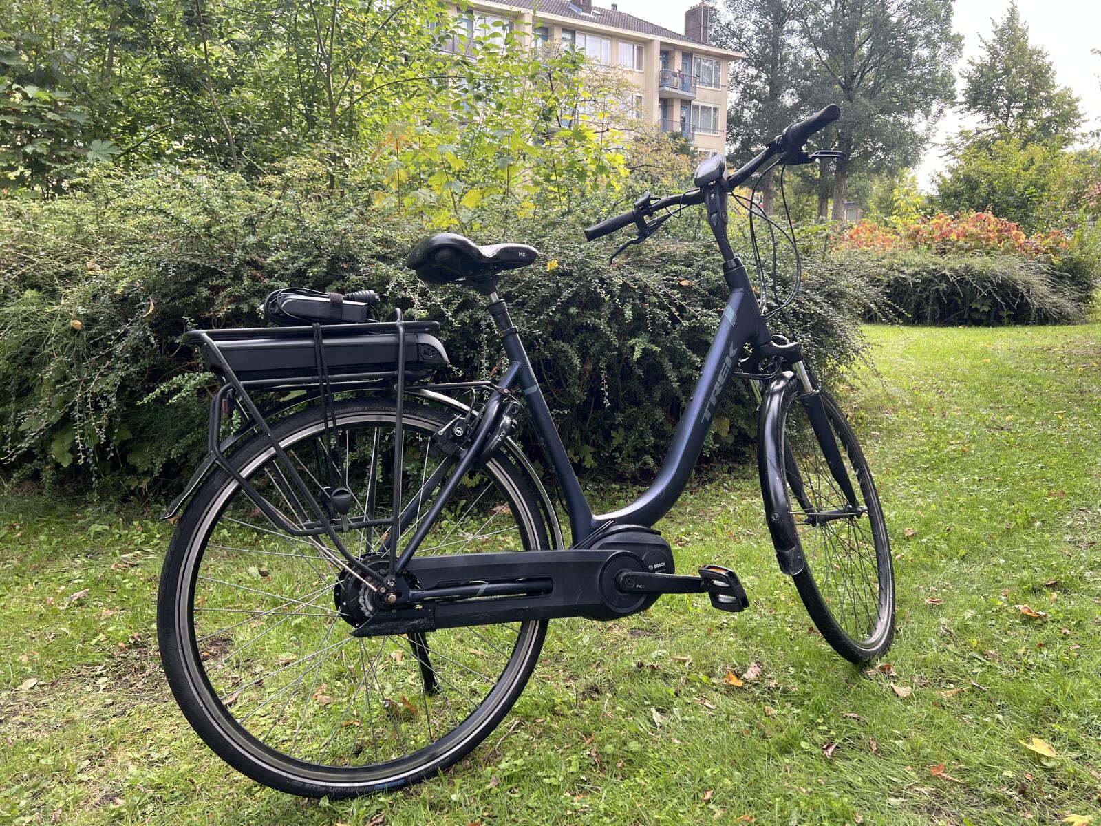 Grey/metal Trek TM 450+ (3)