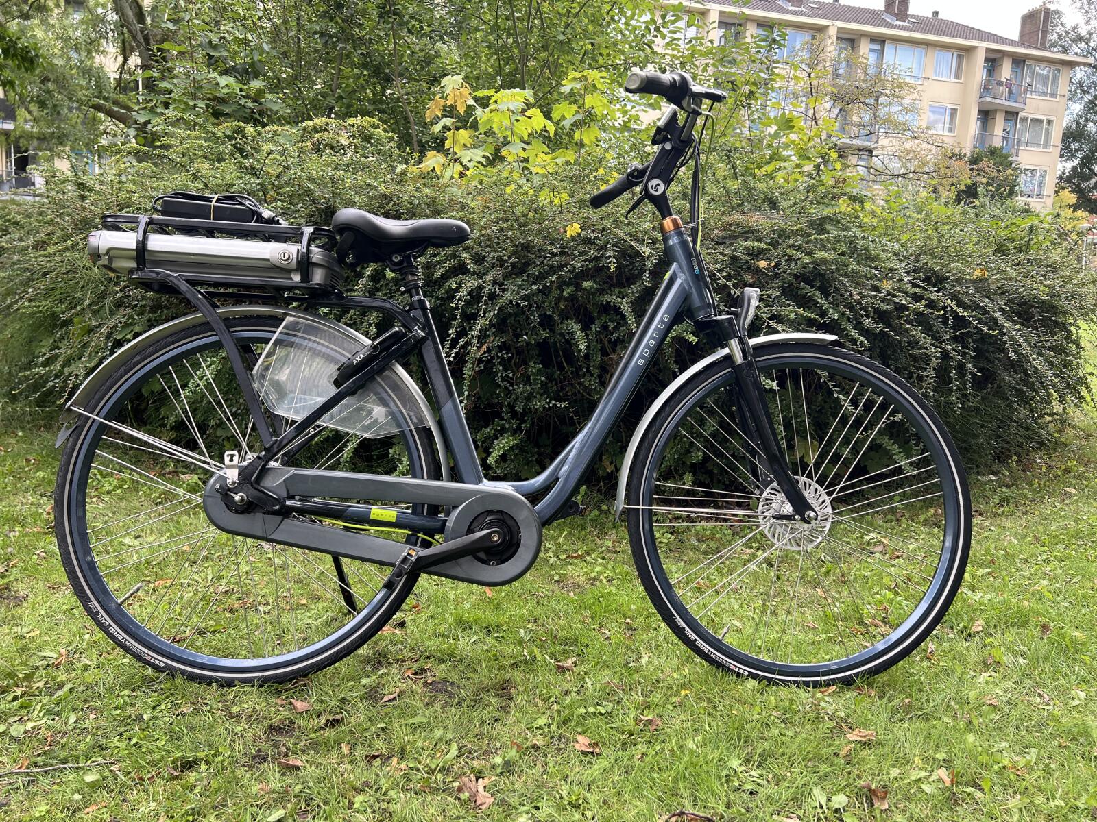 Grey/metal Sparta M8E