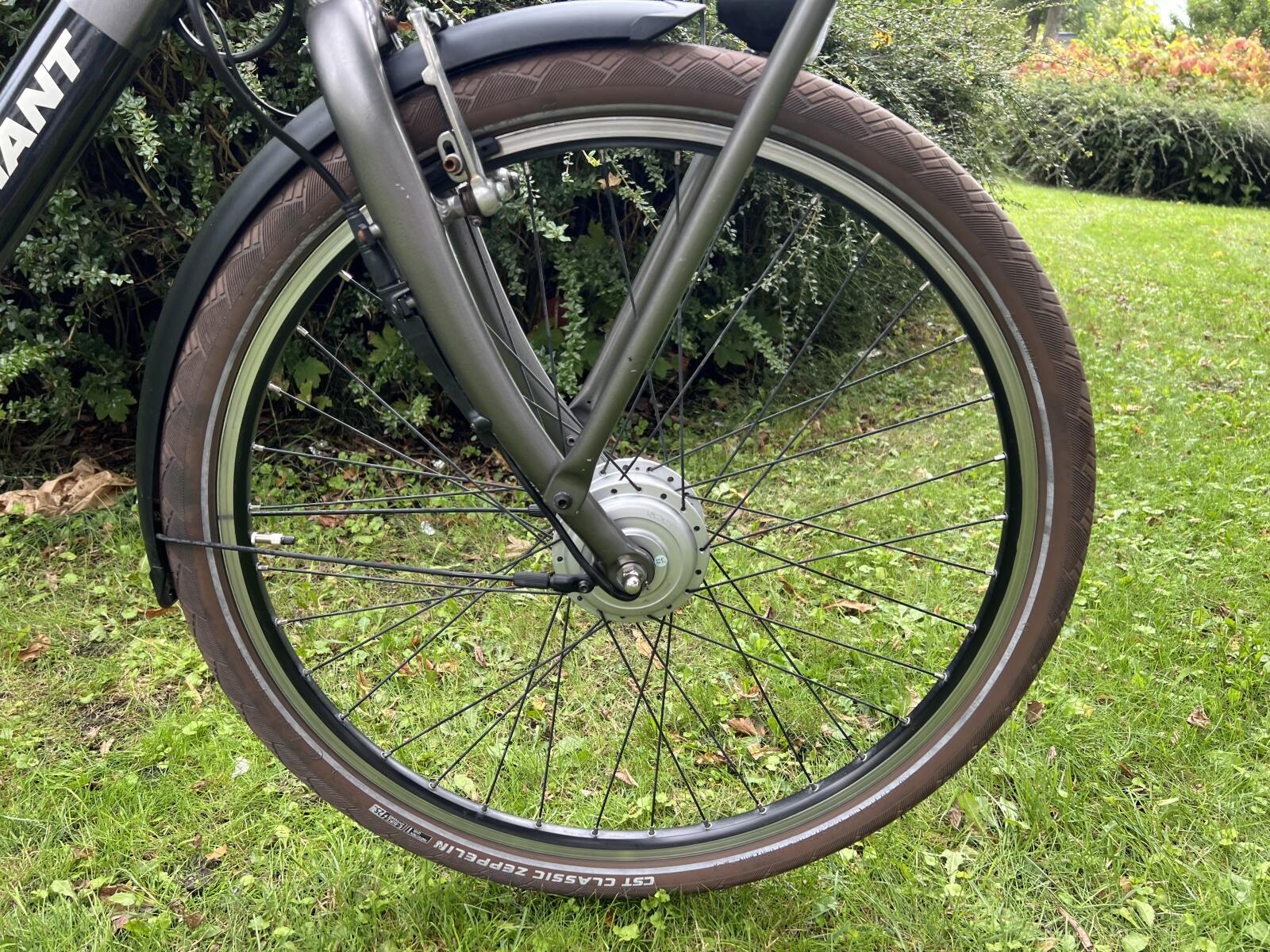 Grey/metal Giant Triple X (5)