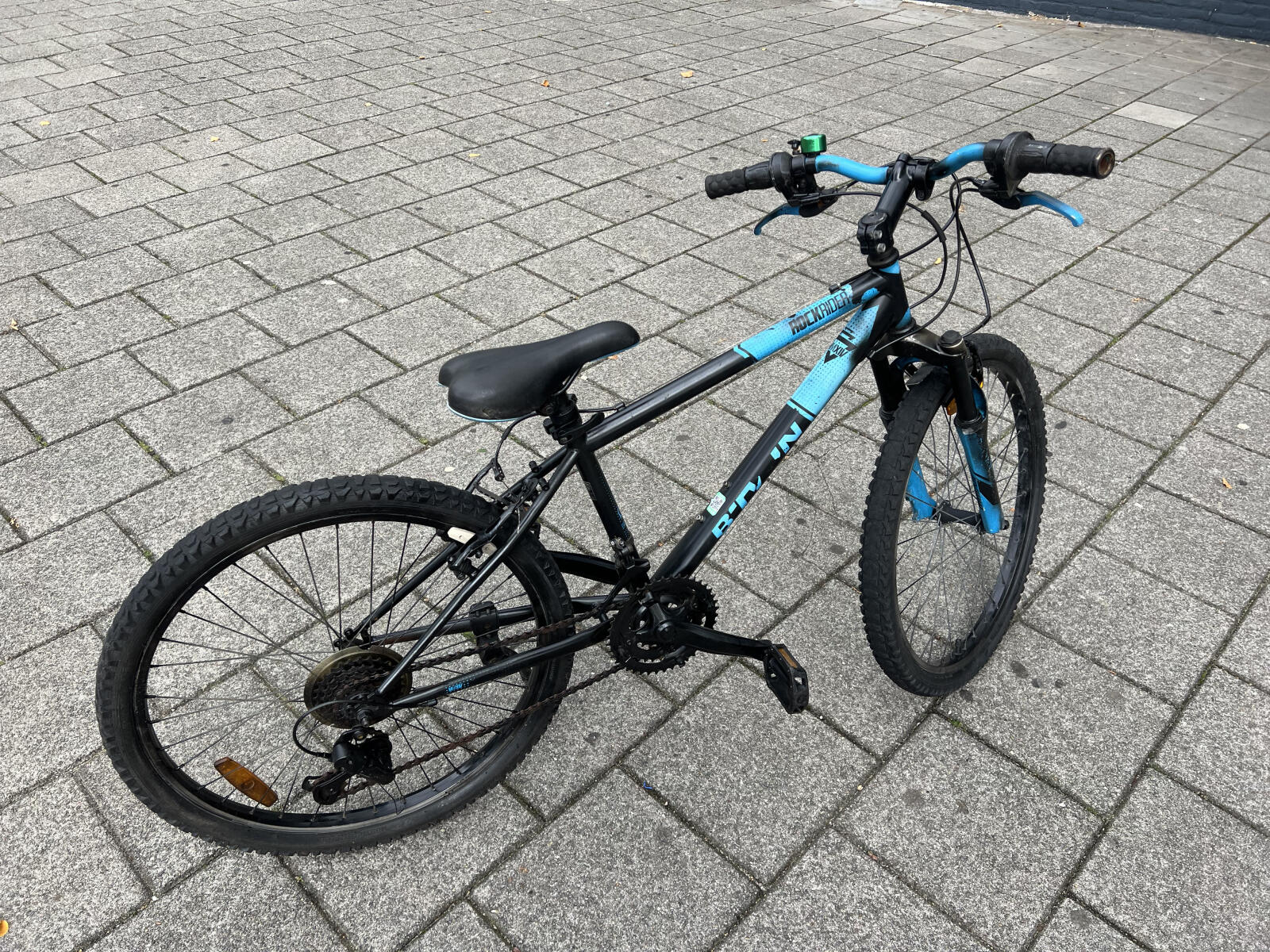Black Btwin Rockrider (3)