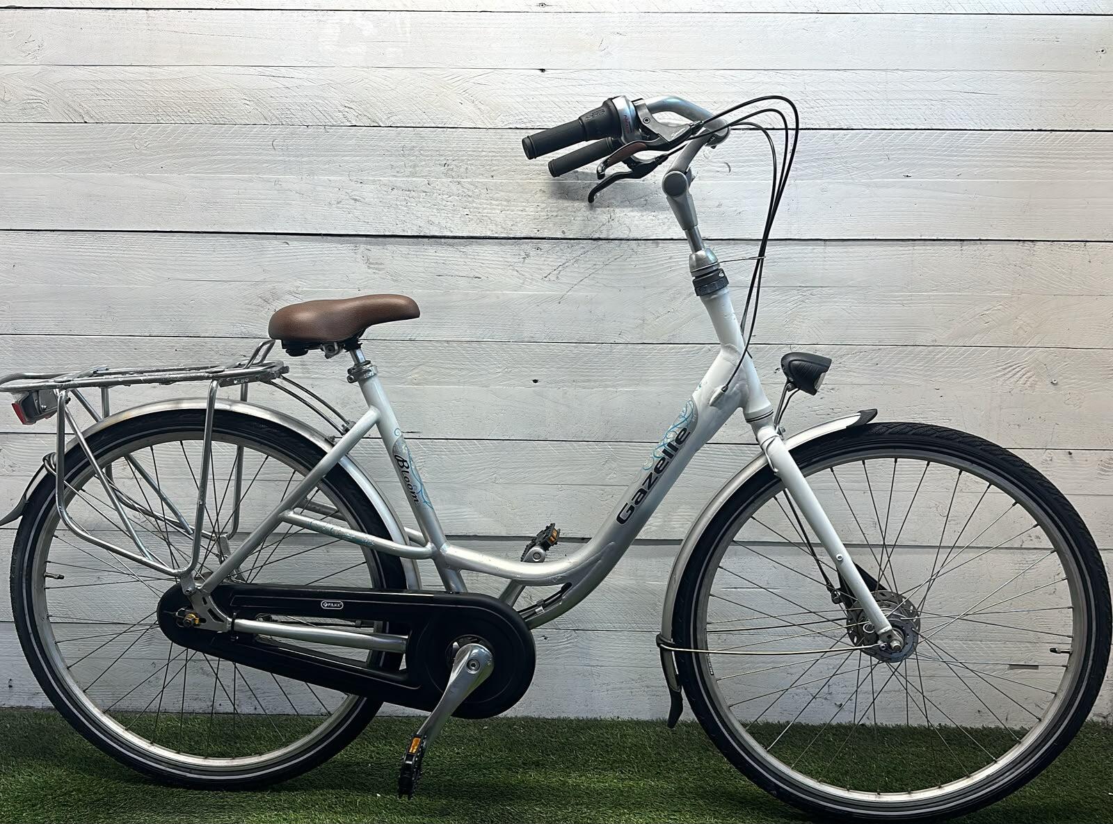 Gazelle mom/dad bike city bike, white