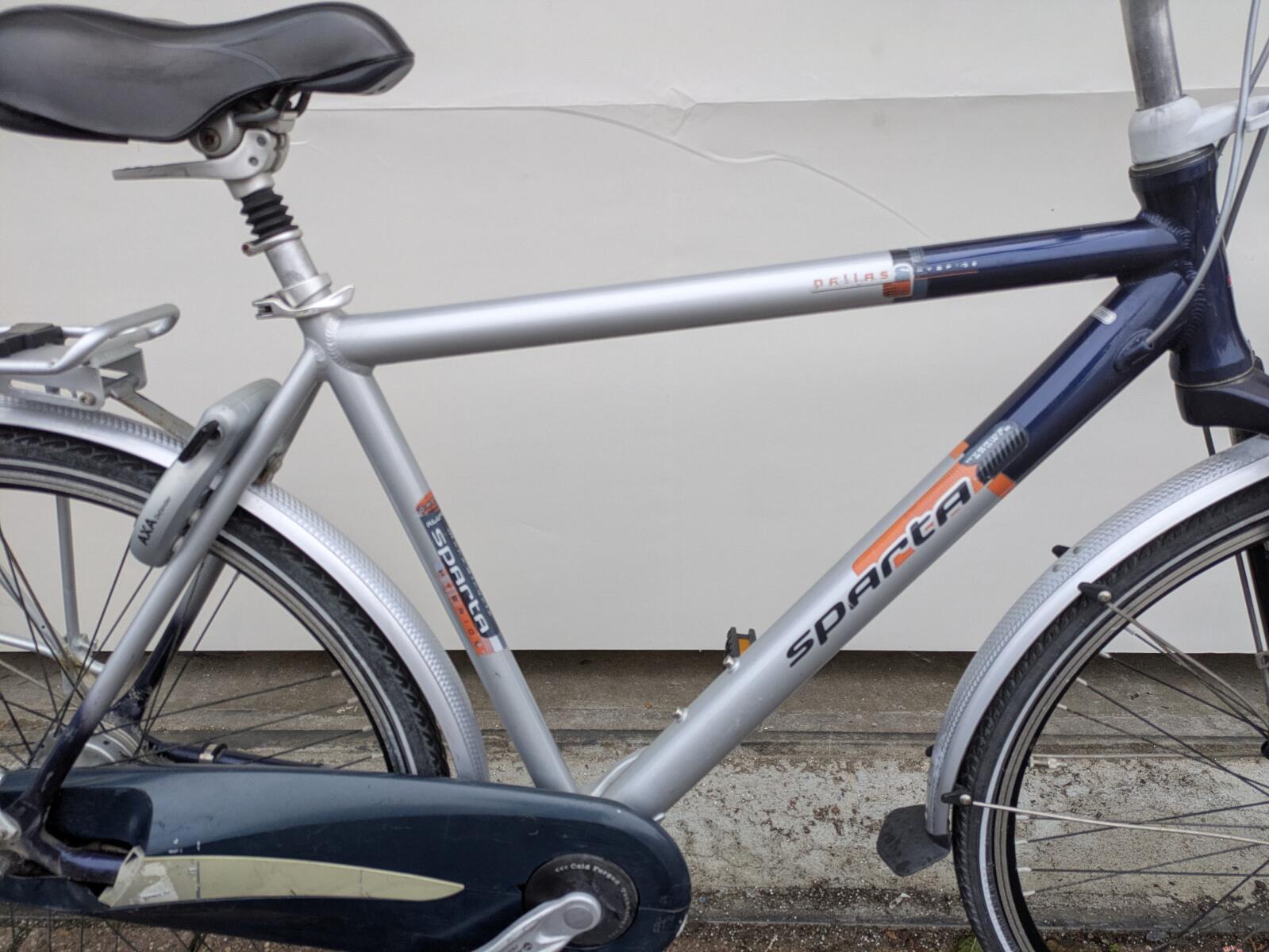 28 inch Sparta Pallas met 8 versnellingen en vering. (5)