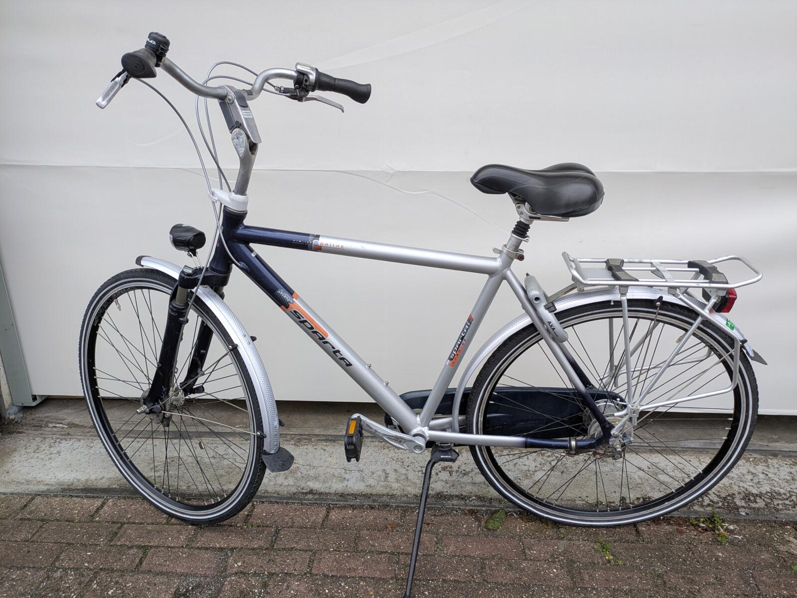 28 inch Sparta Pallas met 8 versnellingen en vering. (3)