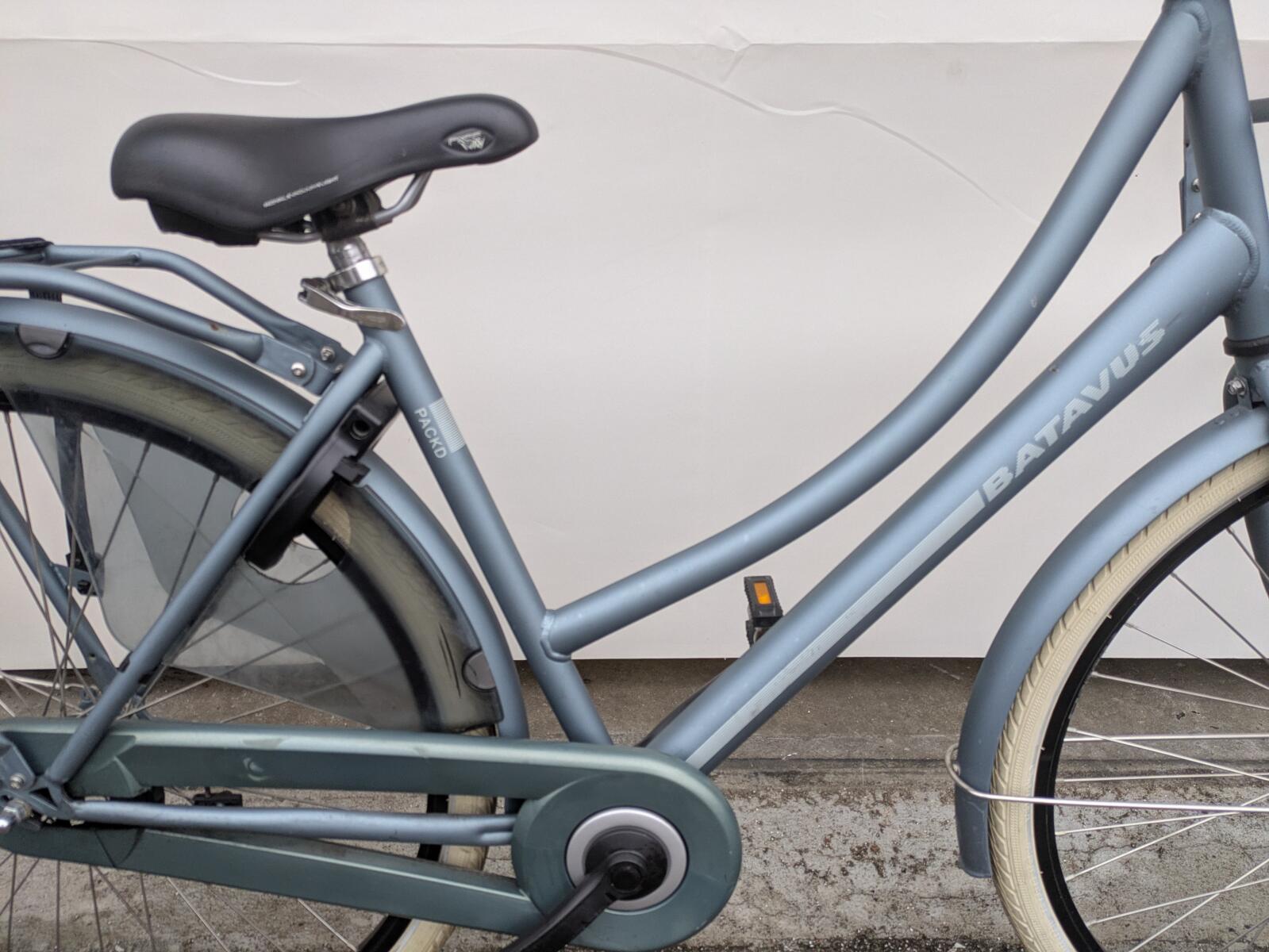 28 inch Batavus Packd met een voordrager. (5)