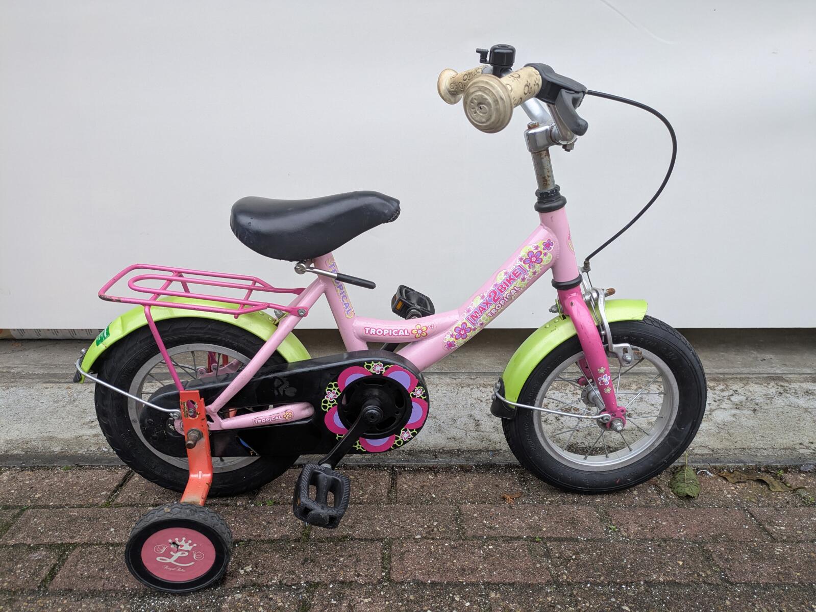 12,5 inch Max2Bike Tropical met zijwielen.