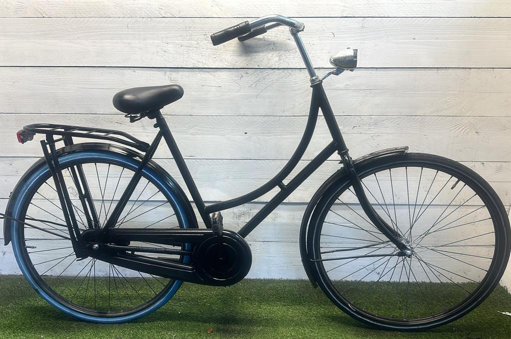 Classic dutch city bike, black