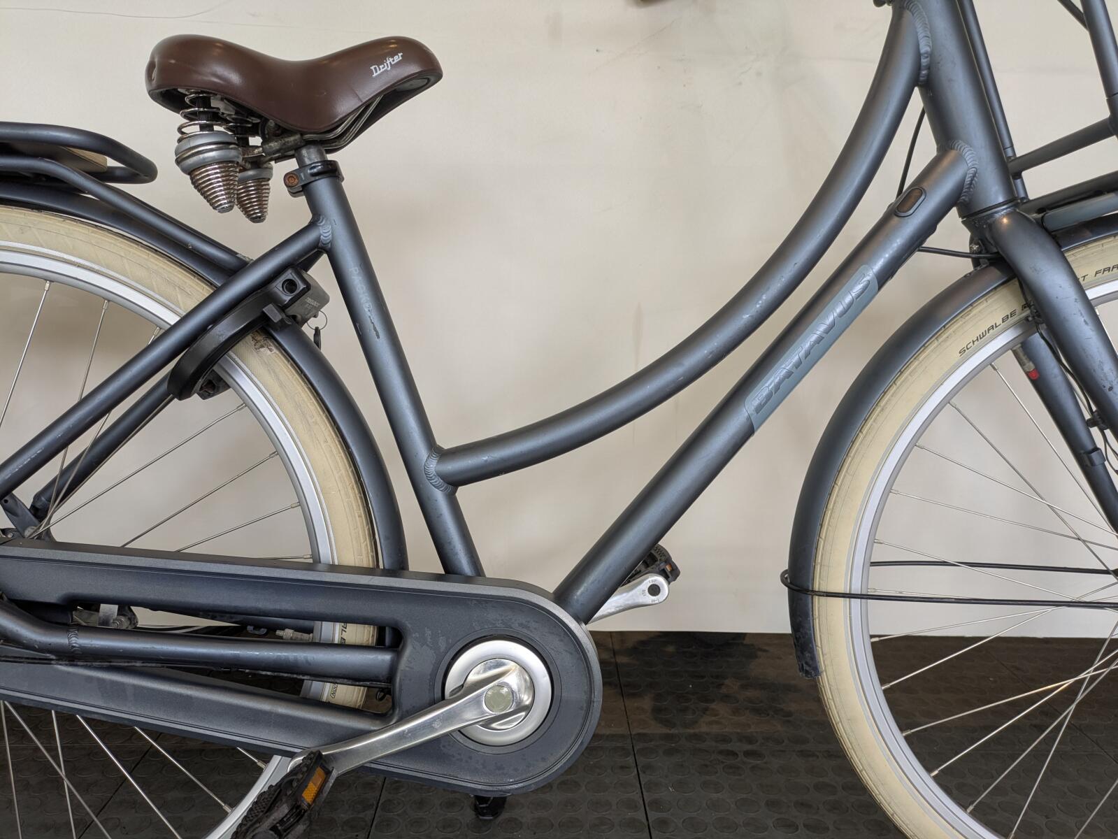 28 inch Batavus Packd met 3 versnellingen en een terugtraprem. (5)