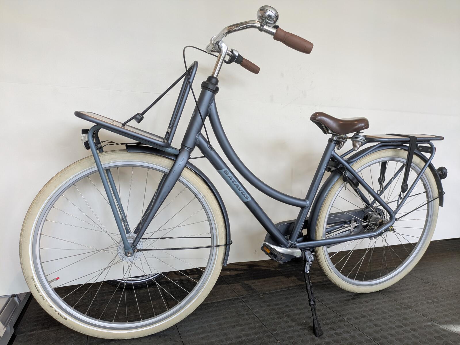 28 inch Batavus Packd met 3 versnellingen en een terugtraprem. (4)