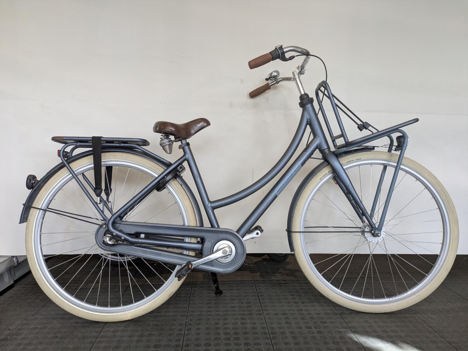 28 inch Batavus Packd met 3 versnellingen en een terugtraprem.