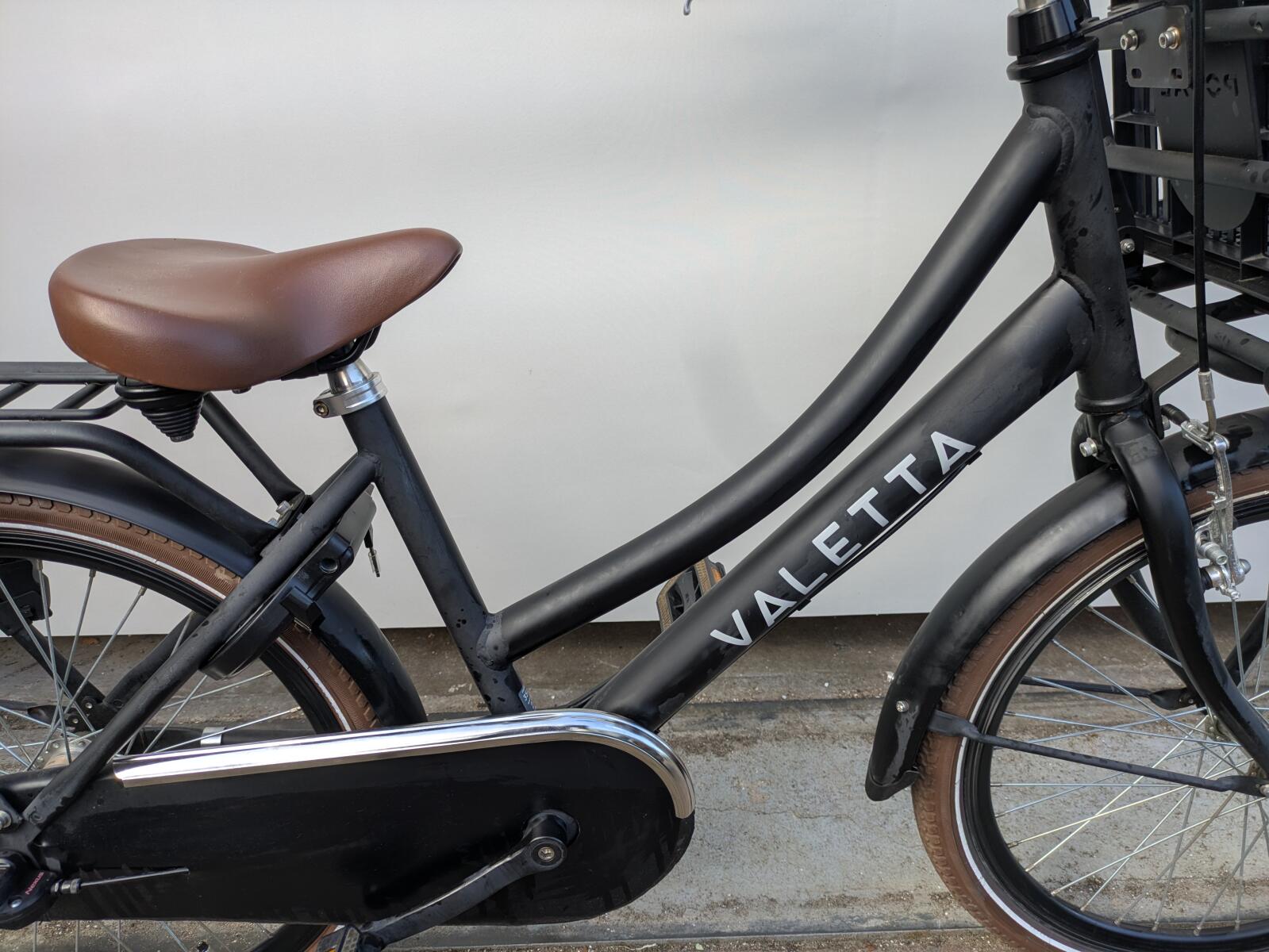 22 inch Valetta Transport met 3 versnellingen en een voordrager. (5)