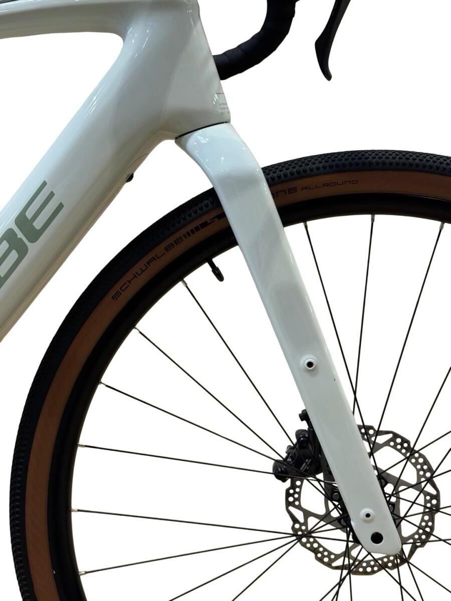 Cube Nuroad Hybrid C:62 Race 400X Carbon Elektrische Gravelbike Shimano GRX 2025 (5)