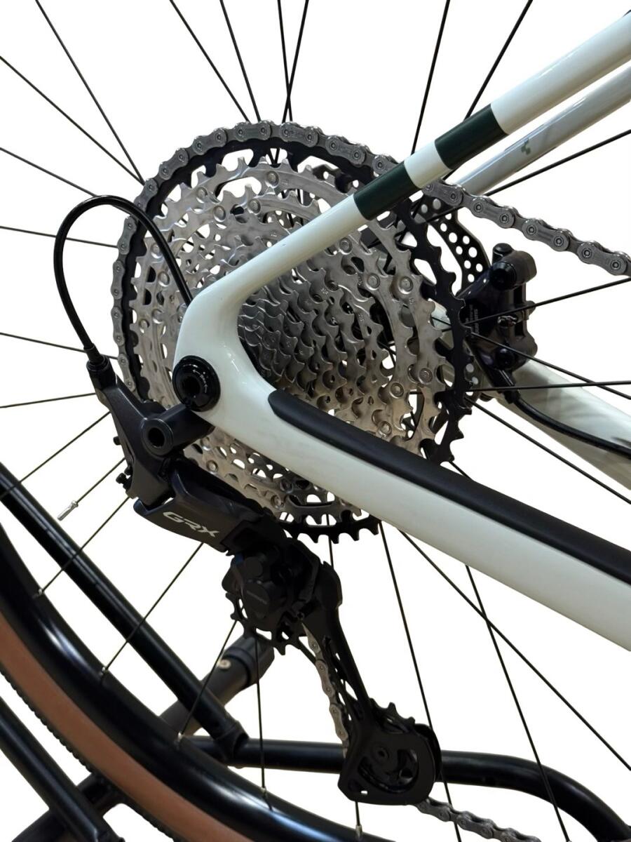 Cube Nuroad Hybrid C:62 Race 400X Carbon Elektrische Gravelbike Shimano GRX 2025 (3)