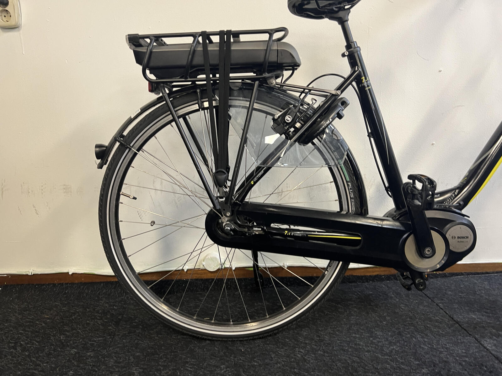 Black Victoria city e-bike (5)