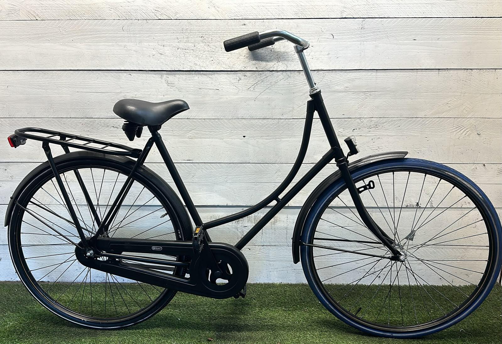 Classic dutch city bike, black