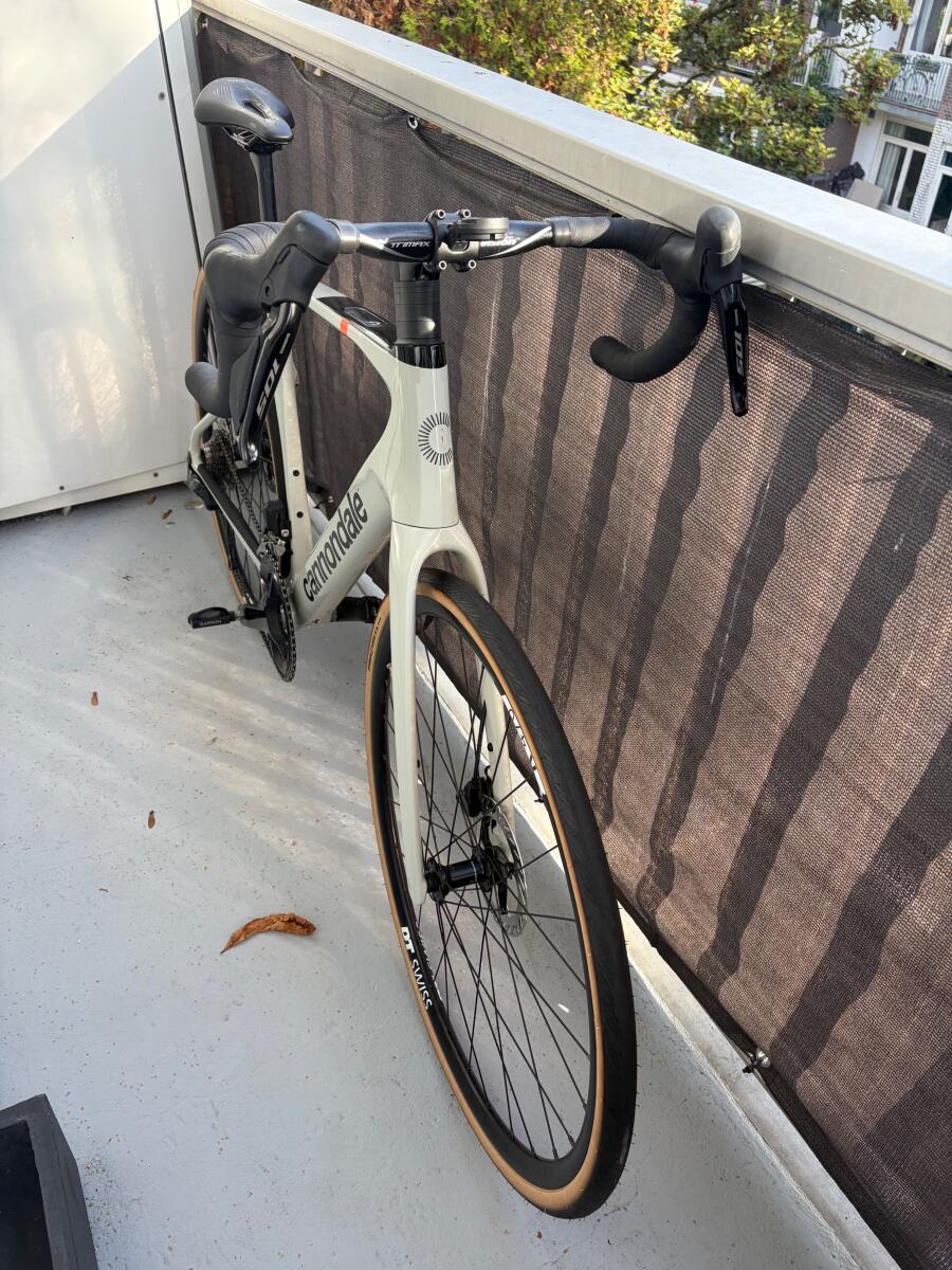 Grey/metal Cannondale Synapse Carbon 4 2025