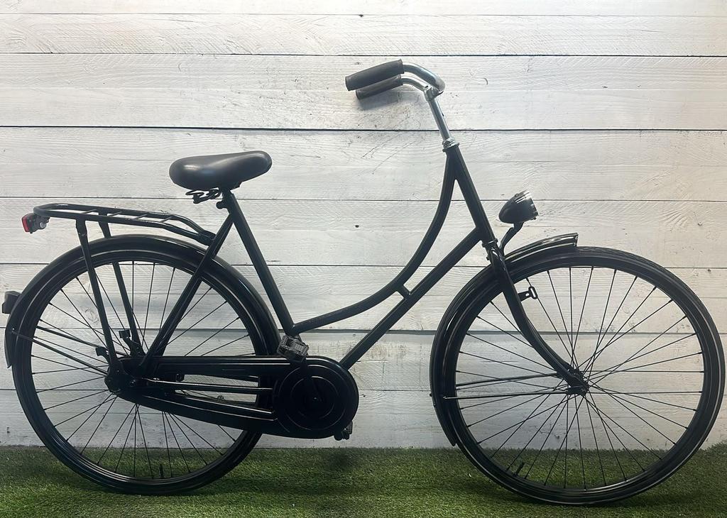 Classic dutch city bike, black