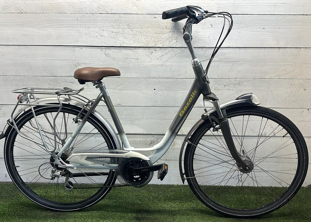 Gazelle city bike, white