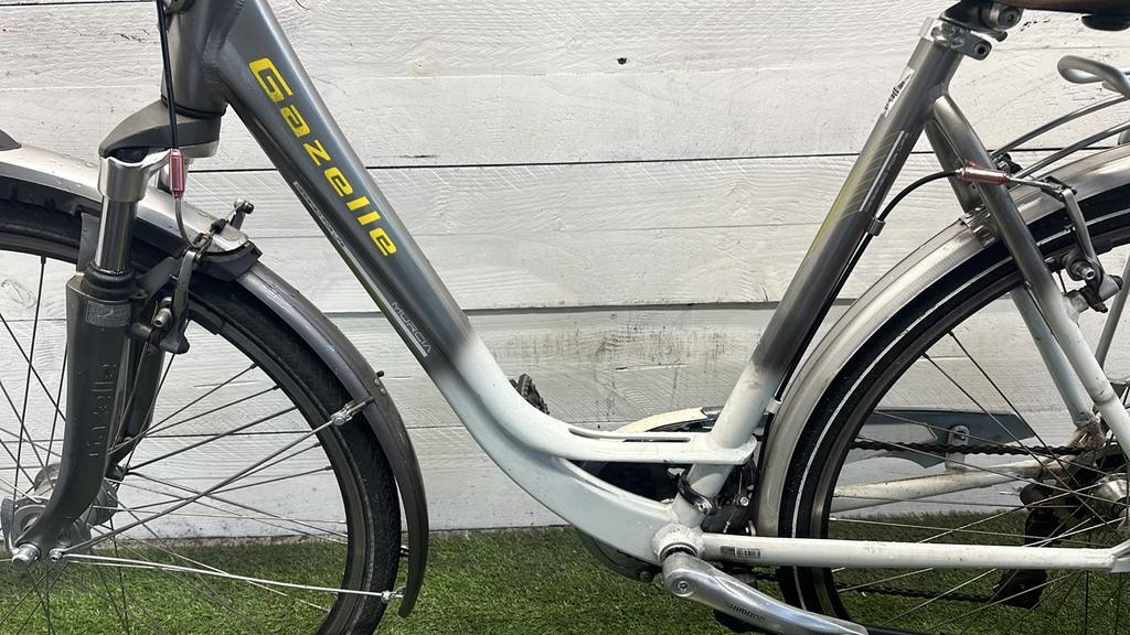 Gazelle city bike, white (4)