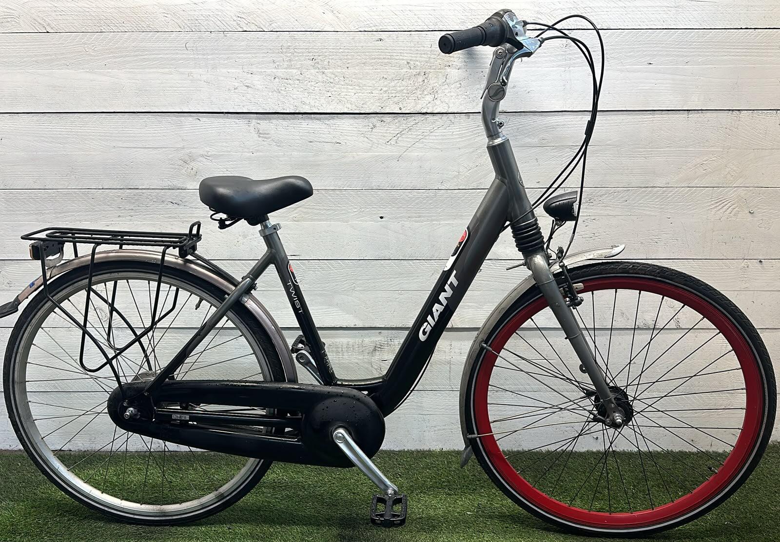Giant city bike, black