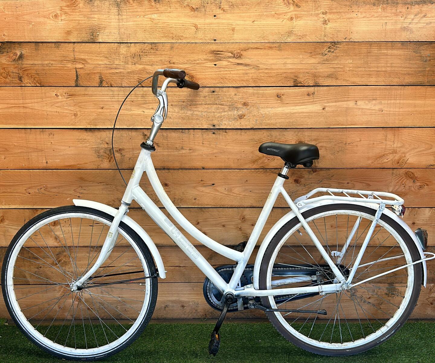 Cortina U4 3v 28inch 57cm - FREE DELIVERY