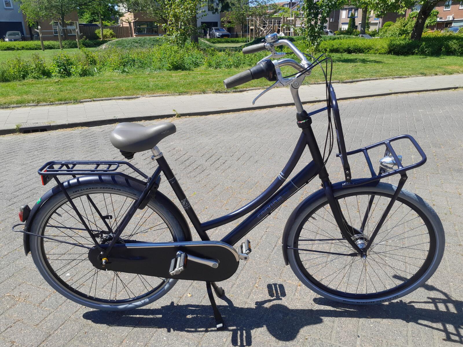 28 inch Cortina Roots Transport met 7 versnellingen en voordrager.