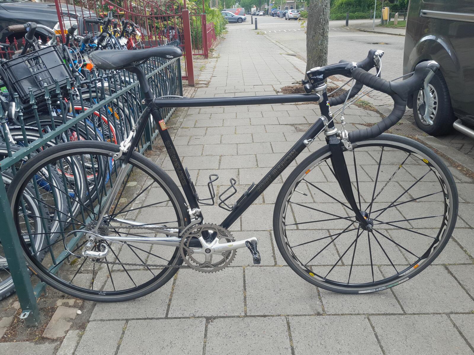 28 inch Eddy Merckx met 18 versnellingen. (shimano 105).